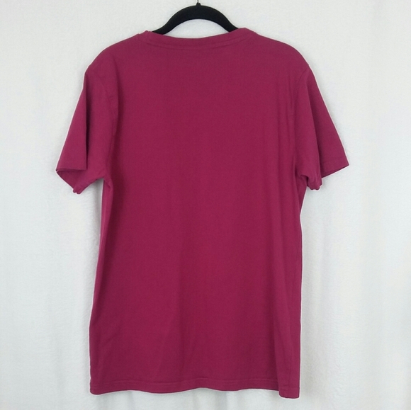 ⭐️ 5 for $25 ⭐️ Curacao Women's  Fushia Tshirt sz Large - Picture 2 of 7